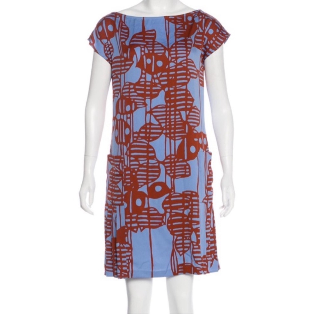 EUC DVF dress with cut out T Back!